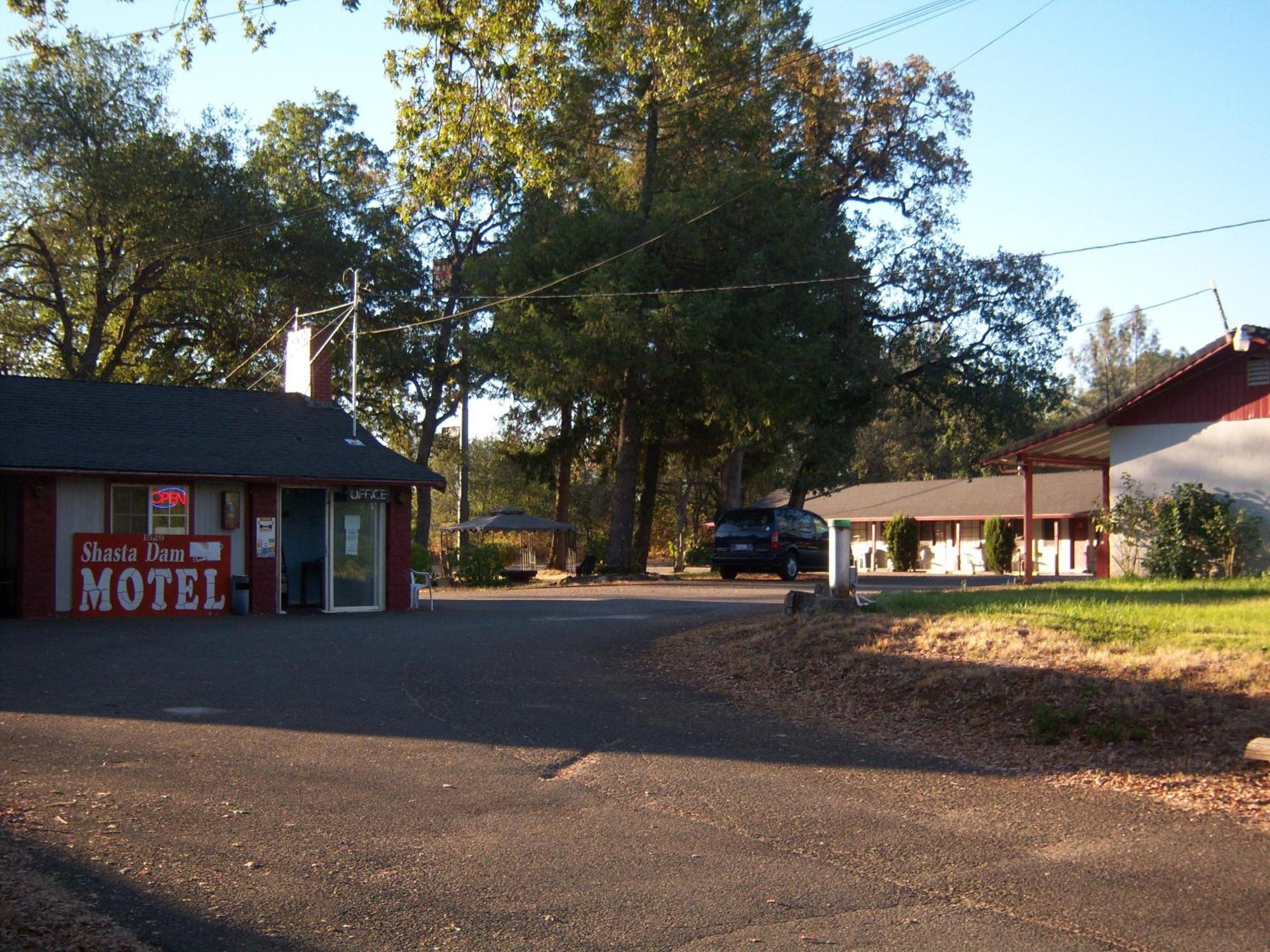 Shasta Dam Motel Shasta Lake Buitenkant foto