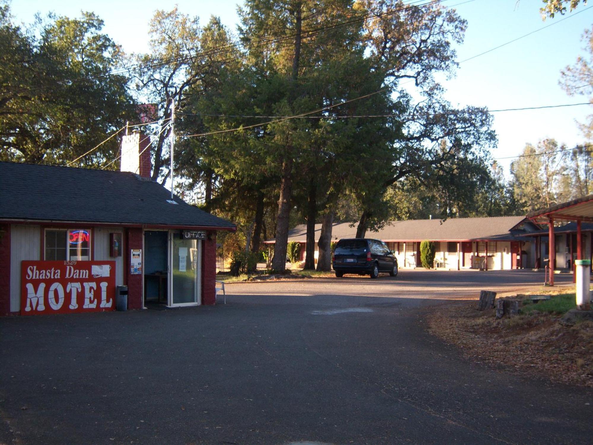 Shasta Dam Motel Shasta Lake Buitenkant foto