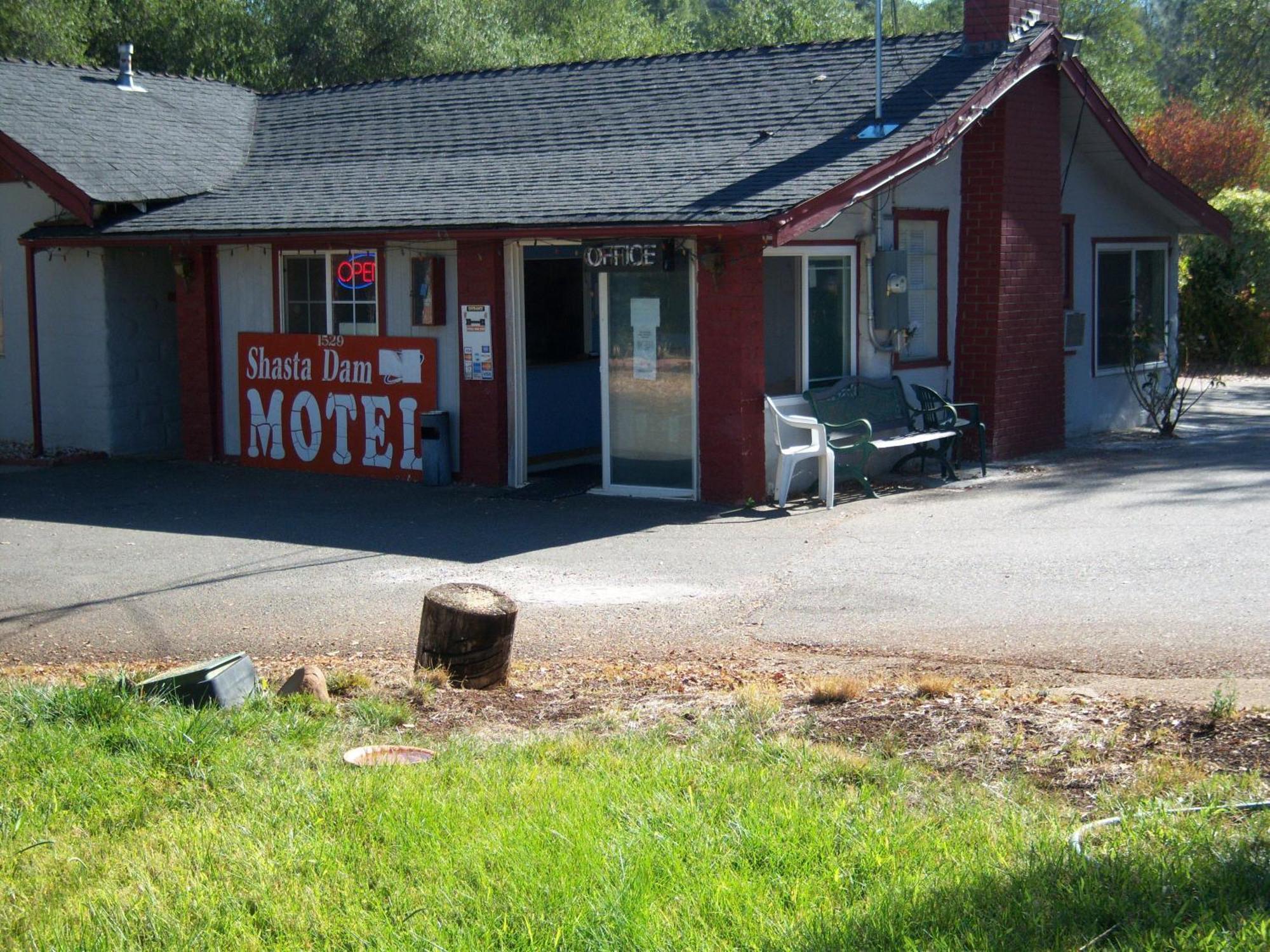 Shasta Dam Motel Shasta Lake Buitenkant foto